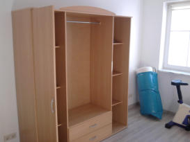 Neumbelmontage Kleiderschrank fast fertig