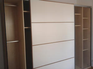 Montage Kleiderschrank